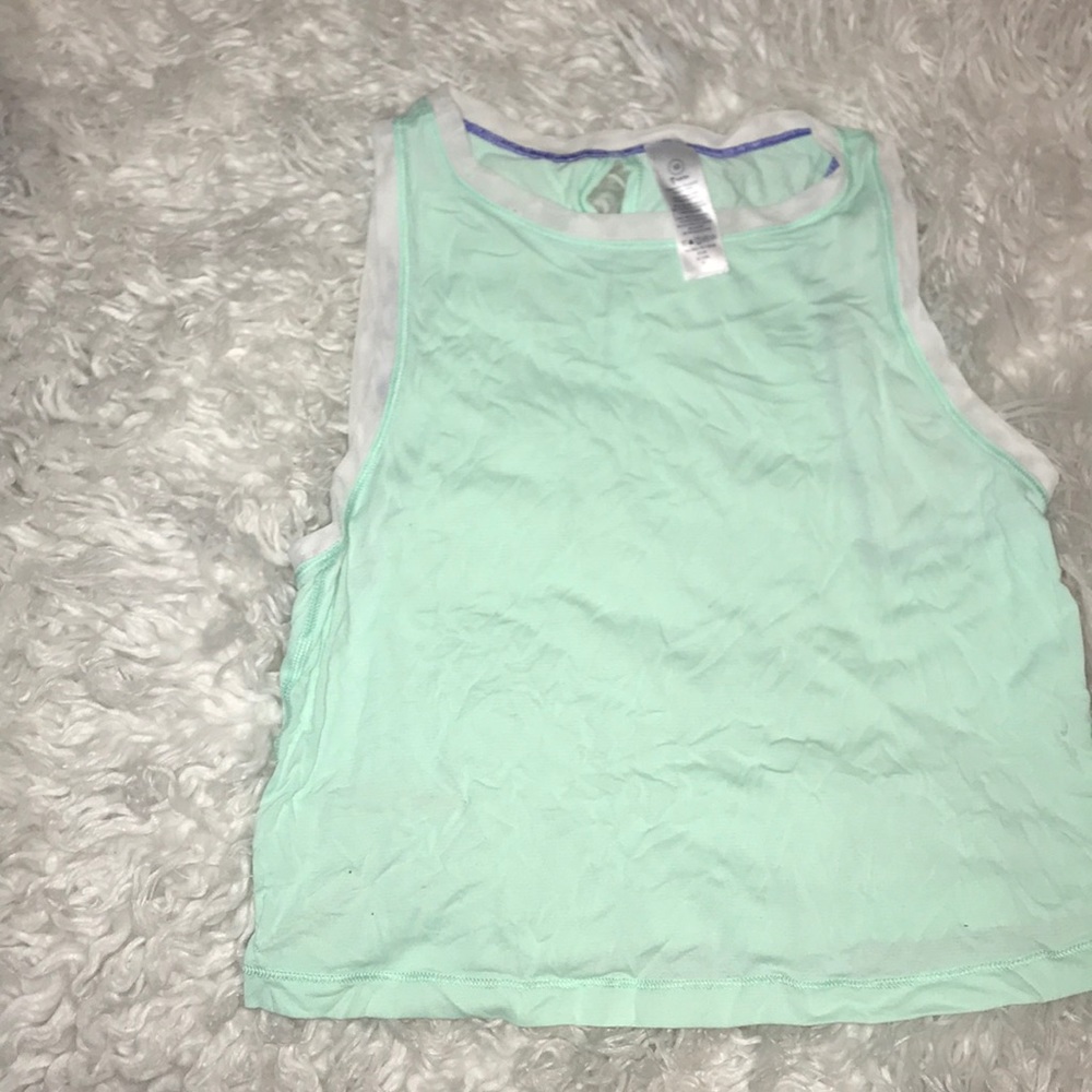 𝙸𝚟𝚒𝚟𝚟𝚊 Mint green crop top